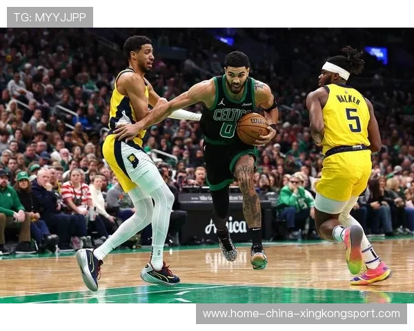 凯尔特人借塔图姆高难度得分锁定节奏,领先稳固 凯尔特人借塔图姆高难度得分锁定节奏,领先稳固