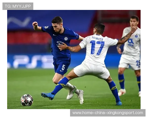 波尔图塔雷米外脚背弧线球撞入球网令人喝彩 波尔图塔雷米外脚背弧线球撞入球网令人喝彩