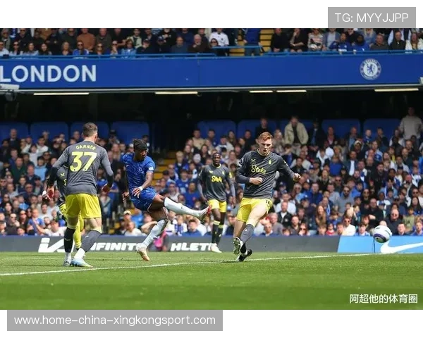 切尔西帕尔默低平球制造混乱致命一击