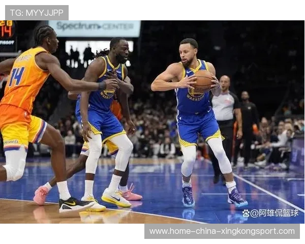 库里外线吸引防守，金州勇士内线受益